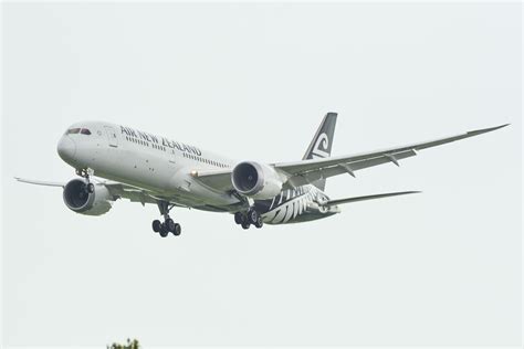 Air New Zealand Boeing 787 Returns To Auckland Over Fuel Issue