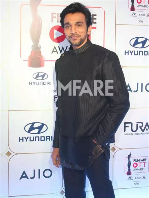 Filmfare OTT Awards 2023: Kubbra Sait, Pratik Gandhi & others arrive at ...