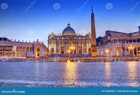 St. Peter s square night stock photo. Image of travel - 33404082