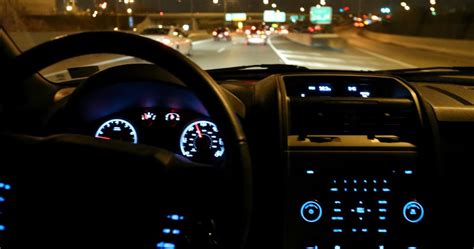 Safety Tips for Nighttime Driving | Allstate