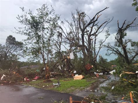 Photos & video of tornado that hit Moss Point, Mississippi | Biloxi Sun Herald