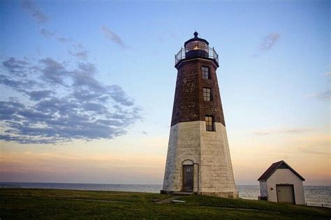 Explore the Beauty of Rhode Island's Historic Lighthouses