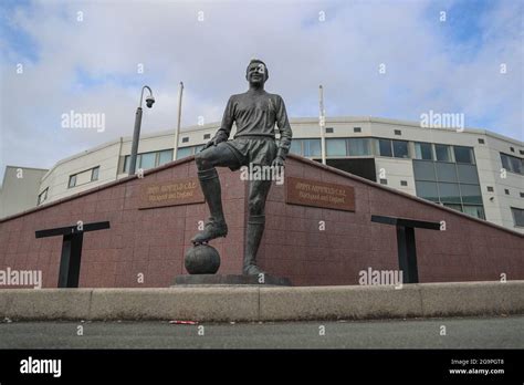 Jimmy Armfield C.B.E statue outside Bloomfield Road Stock Photo - Alamy