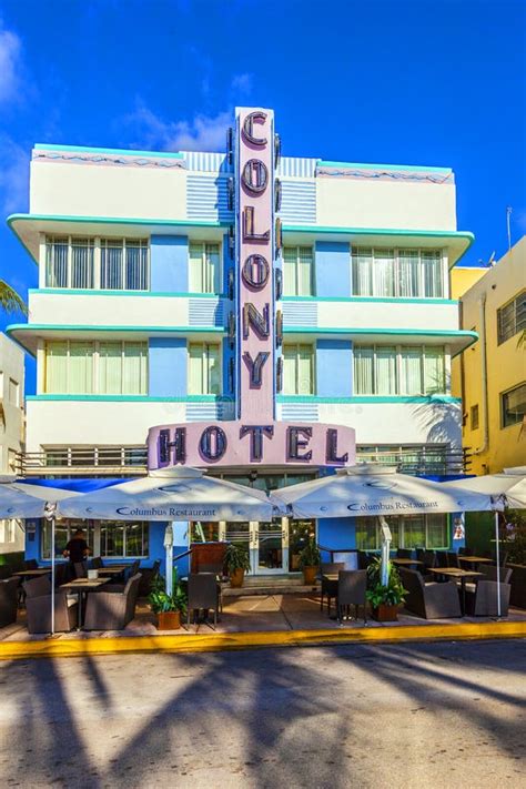 Art Deco Colony Hotel At Ocean Drive In Miami Beach Editorial Stock Image - Image of building ...