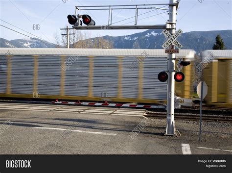 Railroad Crossing Gate Image & Photo (Free Trial) | Bigstock