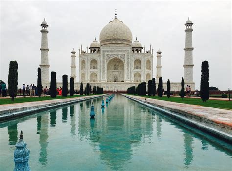 Taj Mahal - Agra - India: story of a symmetrical love