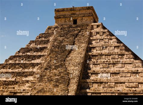 a Ziggurat in Chichen Itza, Yucatan, Mexico Stock Photo - Alamy