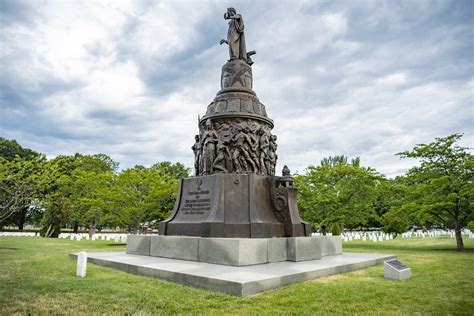 Defenders Make Last-Ditch Effort To Halt Pentagon From Tearing Down Arlington Cemetery ...