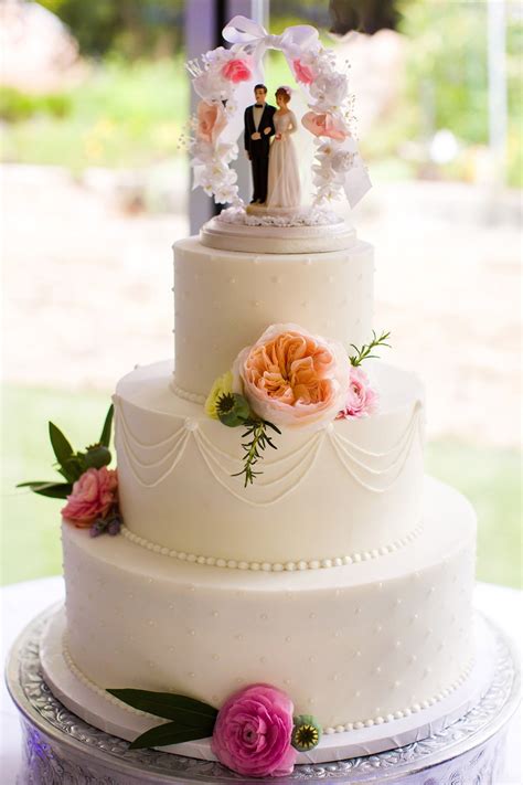 20 Creative Wedding Cake Toppers - Chic Vintage Brides : Chic Vintage Brides