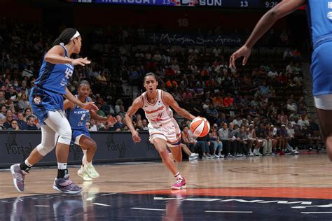 Skylar Diggins-Smith Archive