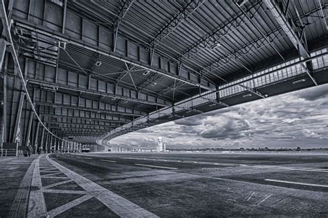 Flugplatz Tempelhof Foto & Bild | architektur, lost places, gege 1 Bilder auf fotocommunity