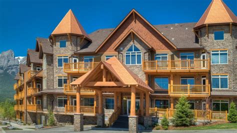 13 BEST Canmore Hotels and Accommodation Options (2024)