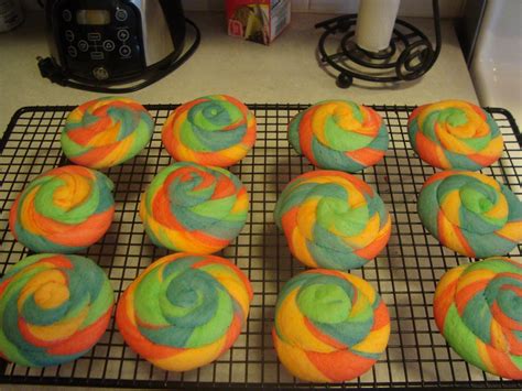 The Creative Homemaker: {Rainbow} Pinwheel Cookies