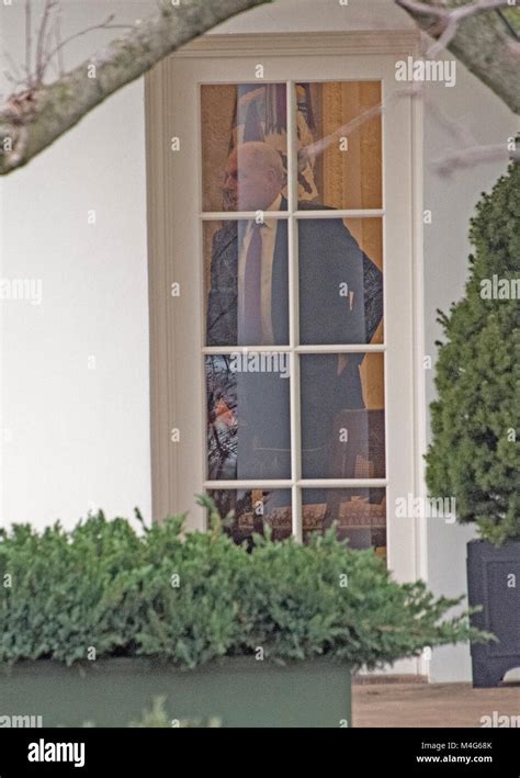 General John Kelly, White House Chief of Staff, in the Oval Office of ...