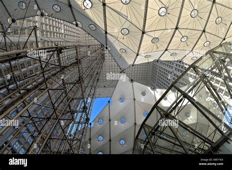 La Grande Arche à la défense, vu de l'intérieur de l'arche, Paris Photo ...