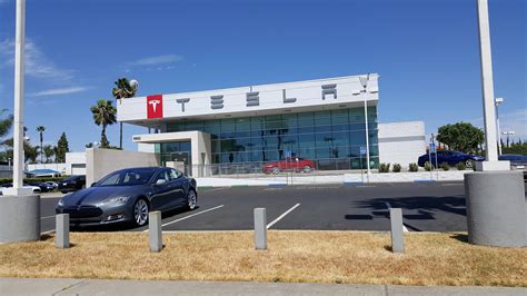 Tesla dealership spotted! Buena Park, CA : r/teslamotors