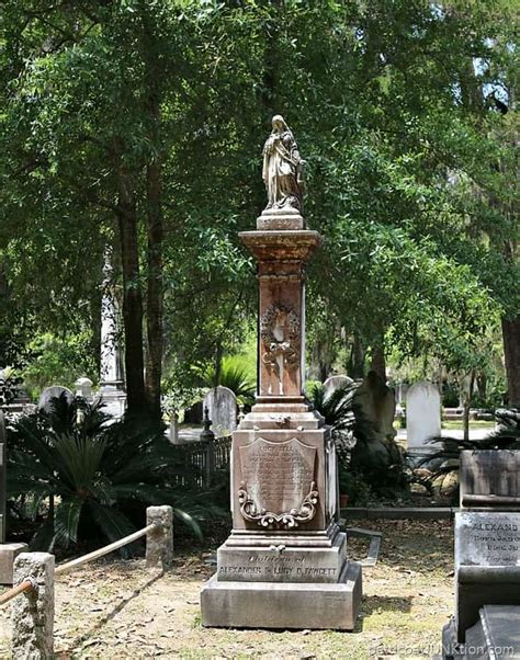 Memorable Bonaventure Cemetery Statues A Must See In Savannah Georgia