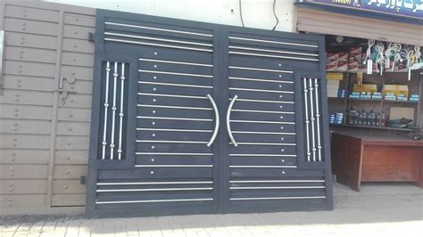 Modern Porch Gate Design for Home Entrance