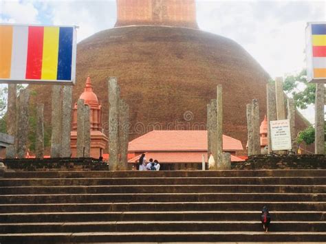 Abayagiriya stupa editorial photo. Image of landmark - 254079286