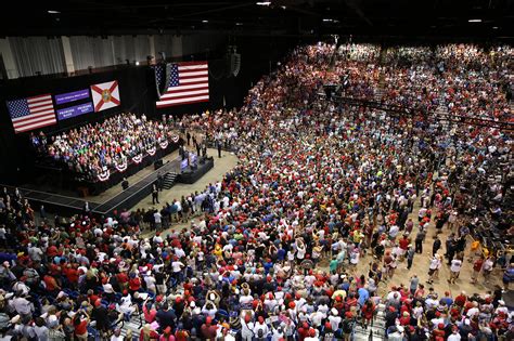 Trump Rally Florida : Trump Focuses On Law And Order At Jacksonville ...