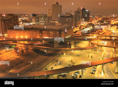 The Memphis, Tennessee skyline at night Stock Photo - Alamy