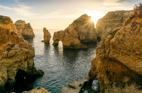 Ponta da Piedade: The #1 Guide to The Most Beautiful Rock Formations