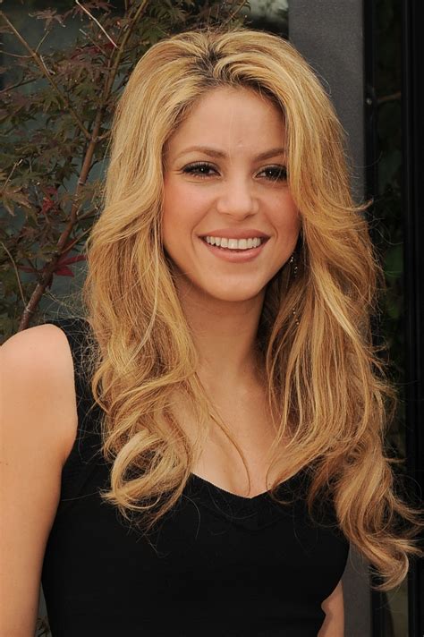 Shakira Mebarak photo gallery - high quality pics of Shakira Mebarak ...