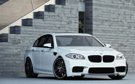 White BMW M5 front side view wallpaper - Car wallpapers - #52261