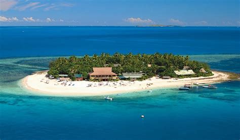 Beachcomber beach, Mamanuca Islands, Fiji - Ultimate guide (October 2024)