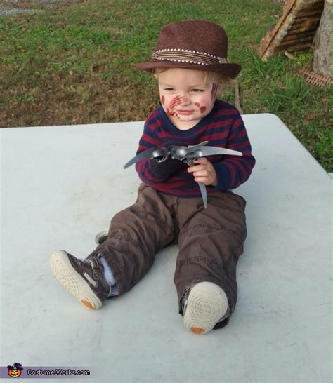 Freddy Krueger Baby Costume - Photo 2/3