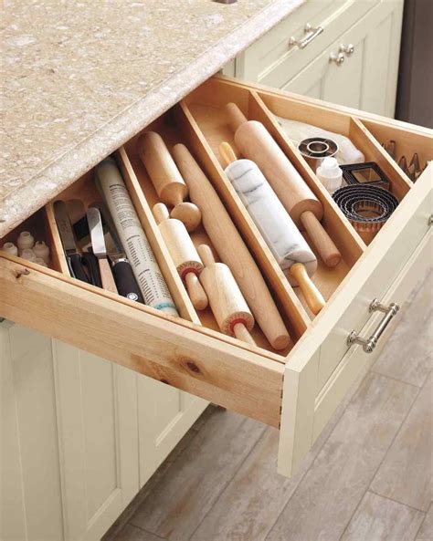 DIY Ideas for Impeccably Organized Drawers | Kitchen drawer organization, Organize drawers ...