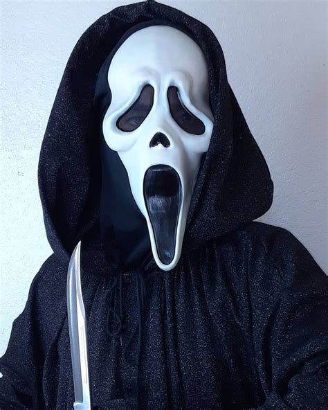 Scream 2 Mask