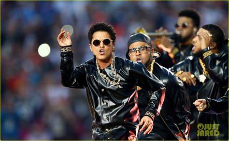 Bruno Mars: Super Bowl Halftime Show 2016 Video - WATCH NOW!: Photo 3571781 | 2016 Super Bowl ...