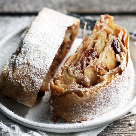 Rezept Apfelstrudel mit gezogenem Teig Apple Strudel, Apple Bread, Homemade Apple, How To Make ...