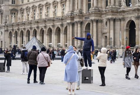 What to Know Before Visiting the Louvre in 2024 (+ Tips!)