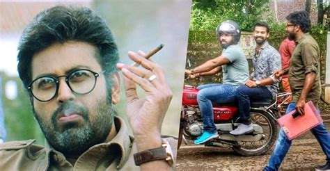 Manoj K Jayan as Pranav Mohanlal's father in Irupathiyonnaam Noottaandu?