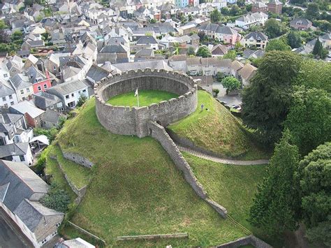 Totnes Castle is one of the best preserved examples of a Norman motte and bailey castle in ...