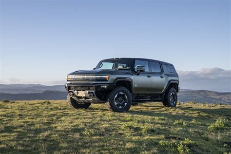 GMC Hummer EV Pickup climbs to 355-mile estimate, SUV at 314 miles ...