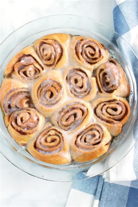 Crescent Roll Cinnamon Rolls - Mama Loves Food