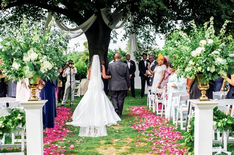 Elegant Long Island Mansion Wedding | Élan Flowers