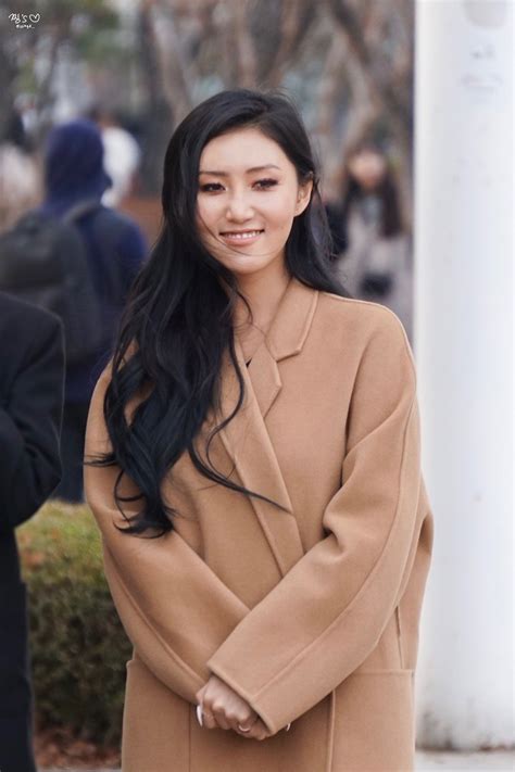 Hwasa | Mamamoo | Mini Fanmeeting South Korean Girls, Korean Girl Groups, Dressed To Kill ...