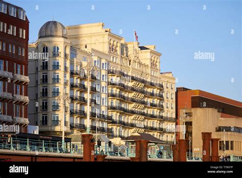 Hotels that are on Brighton Beach front Stock Photo - Alamy