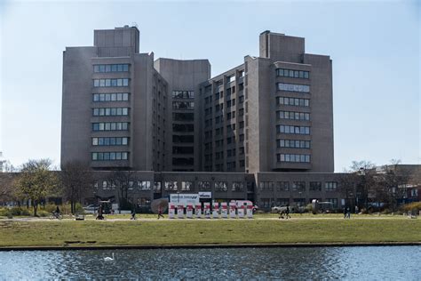 12 Krankenhäuser in Berlin: Architektur für den Ernstfall