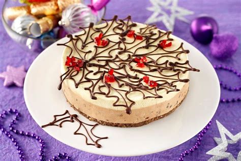 Ever thought of making a Christmas Pudding Cheesecake? ;) | Chocolate ...