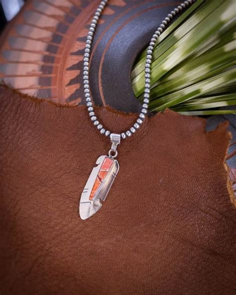 Spiny Oyster Pendant - Native American Turquoise Jewelry - Dakota Sky Stone