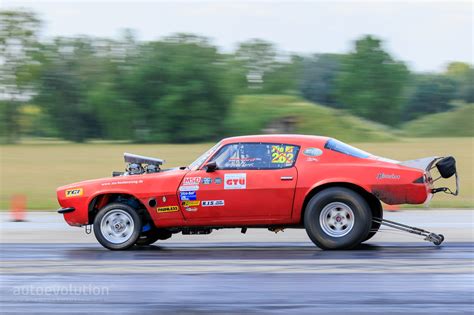 1,300-HP Drag Race: It's Camaro vs Camaro Down the 1/4-Mile - autoevolution