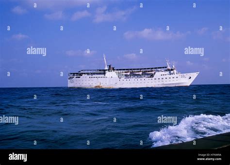 Lakshadweep cruise hi-res stock photography and images - Alamy