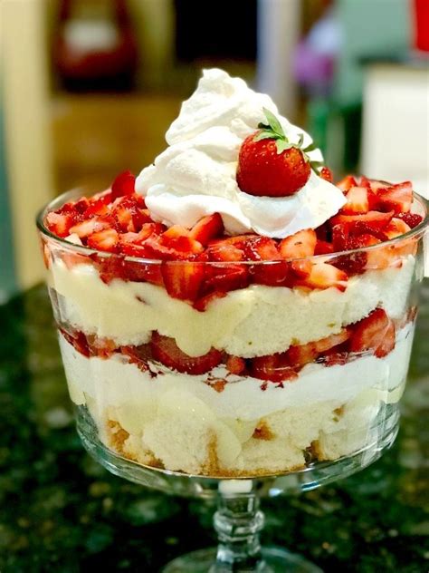 A simple, but oh-so delicious strawberry shortcake trifle recipe. Dessert has never been so good ...