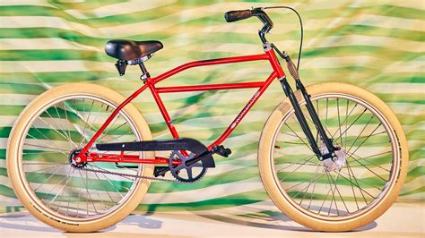 This Worksman Beach Cruiser Bike Has a Backstory That Will Make You Cry Tears of Patriotic Joy | GQ