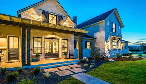 Farmhouse inspired home in Texas boasts warm and inviting design Rustic ...